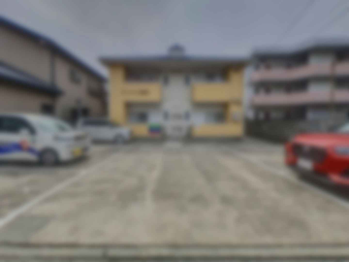 loading blurry tour image