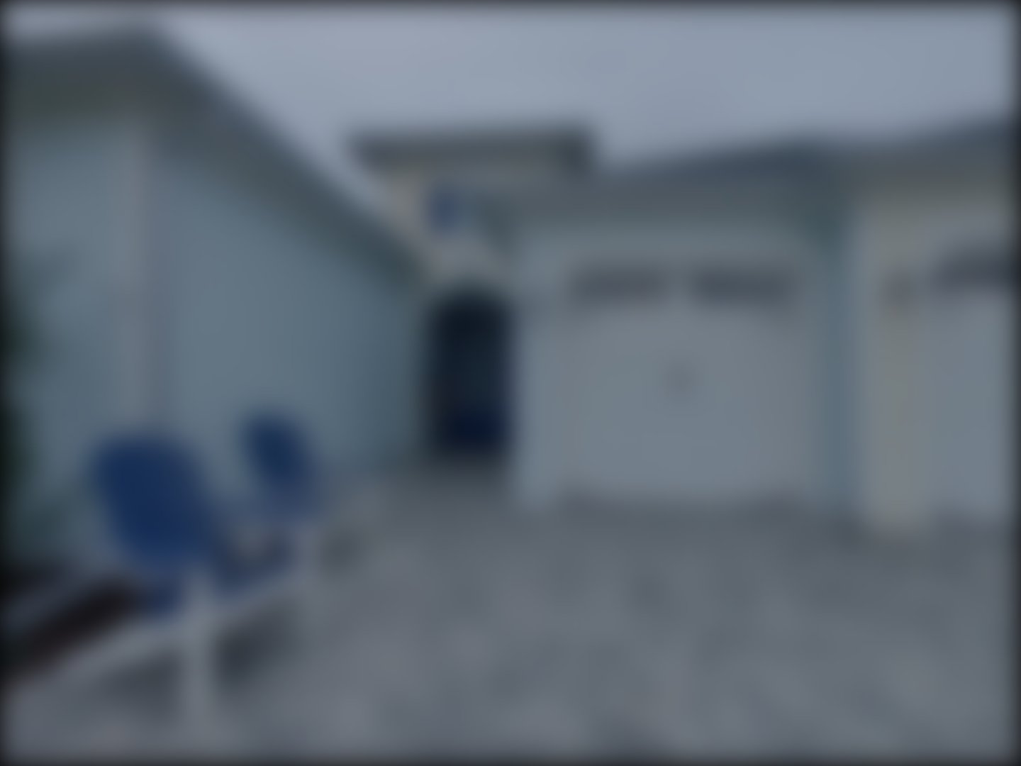 loading blurry tour image