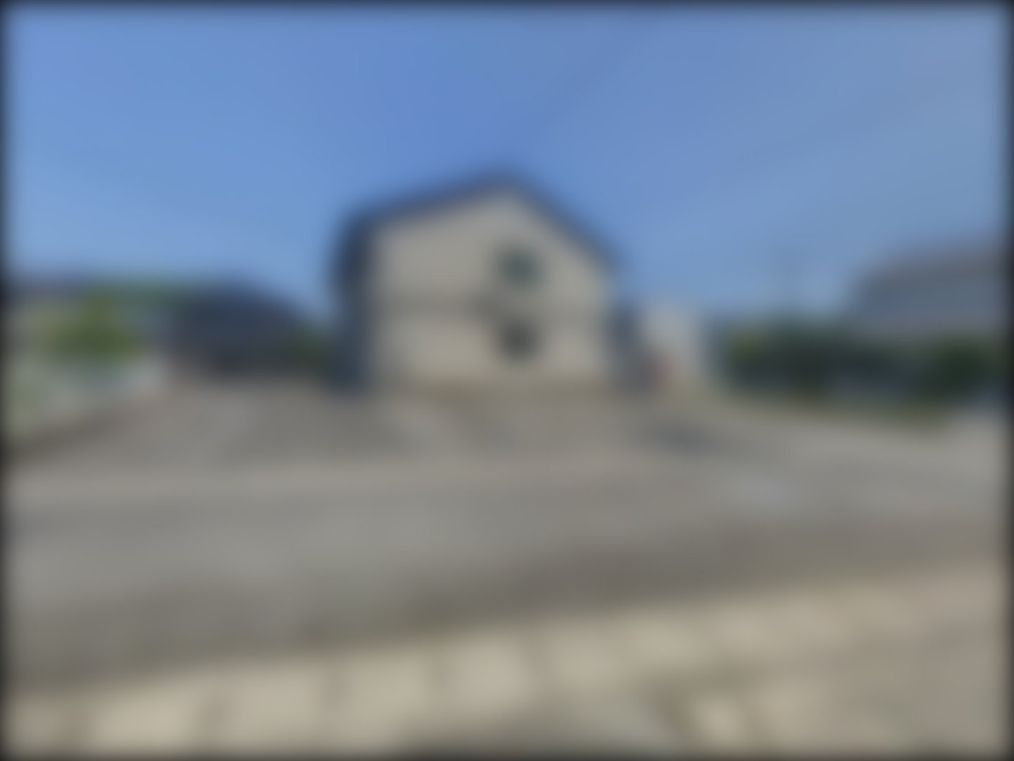 loading blurry tour image