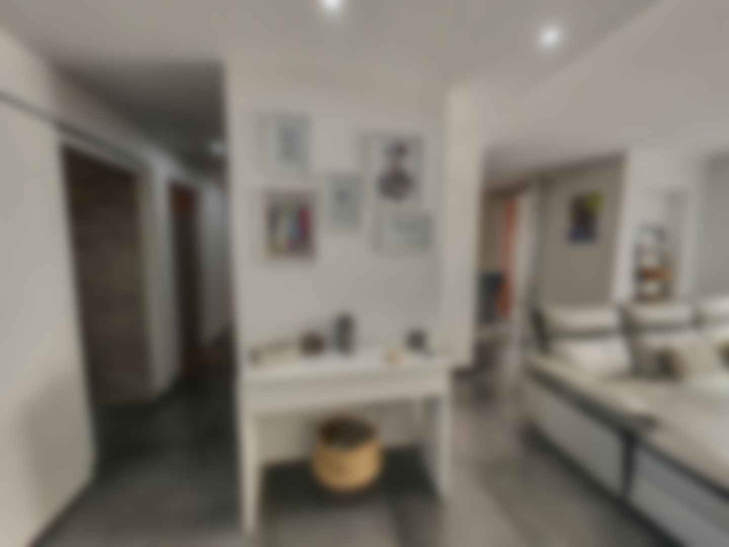 loading blurry tour image