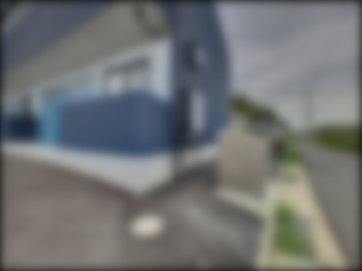 loading blurry tour image