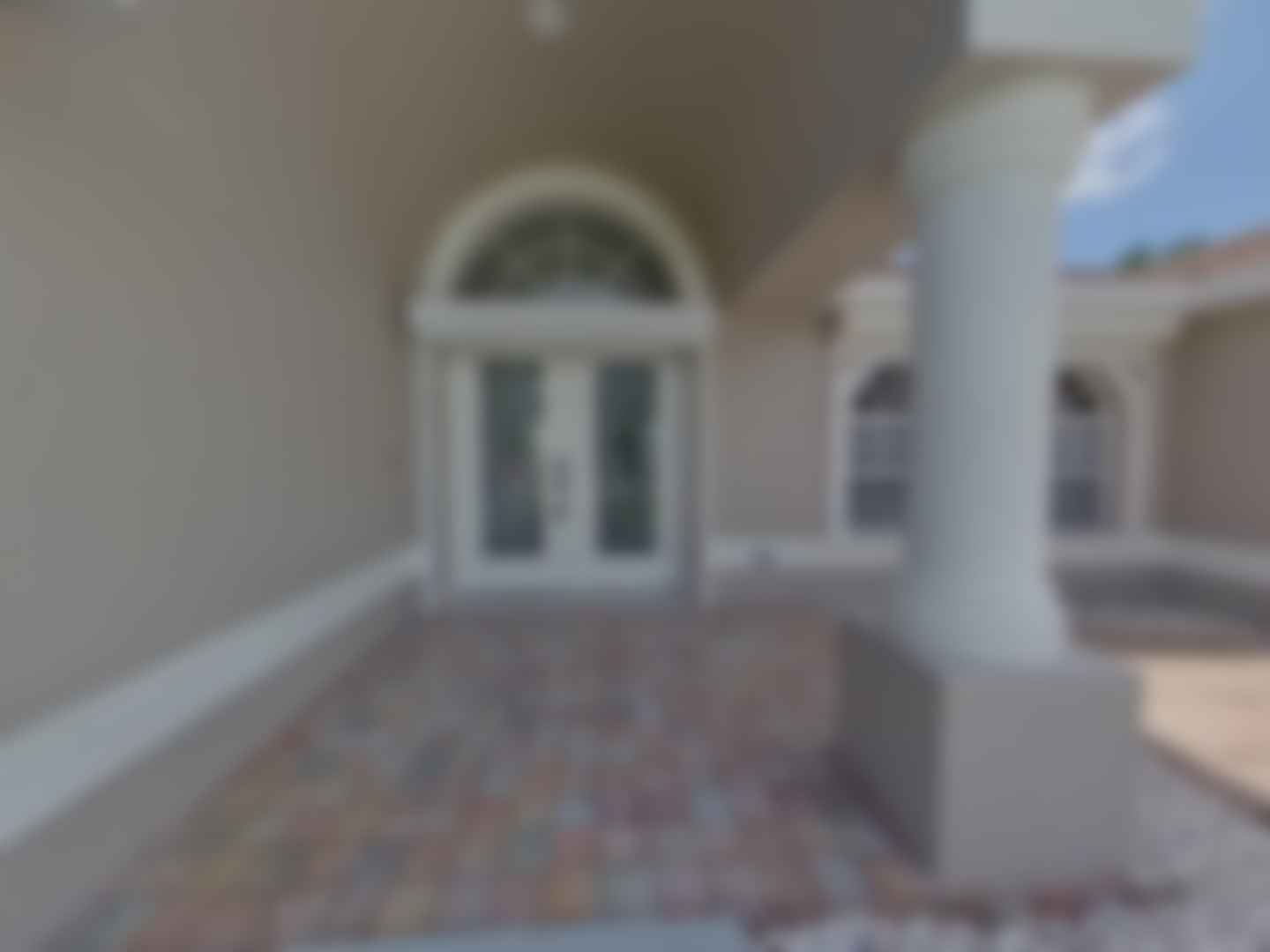 loading blurry tour image