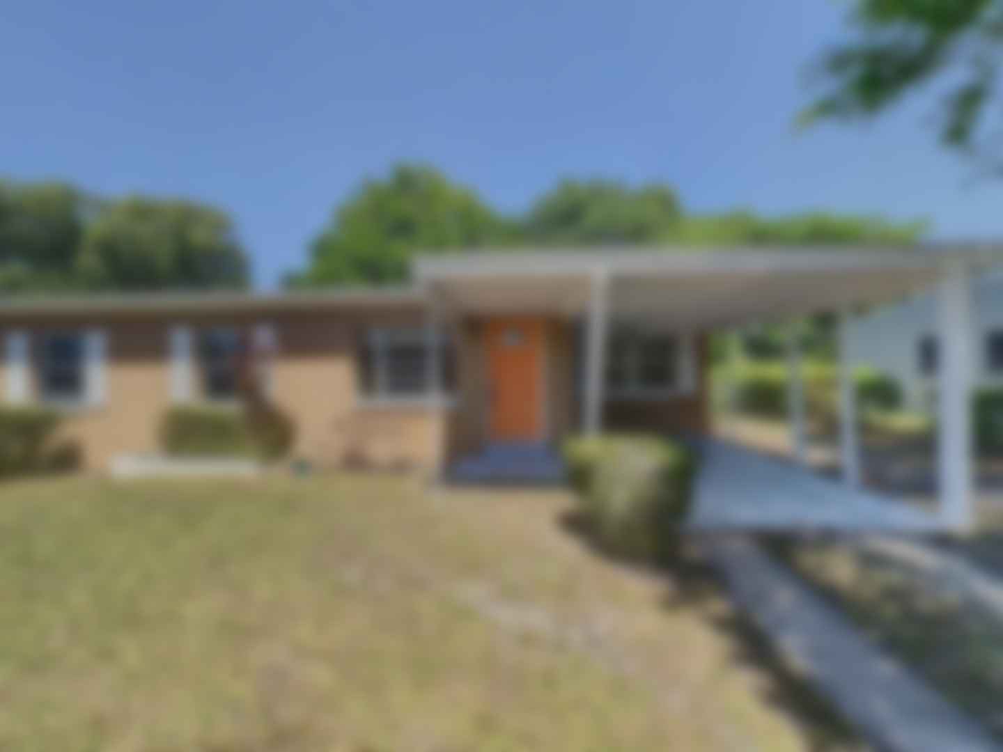 loading blurry tour image