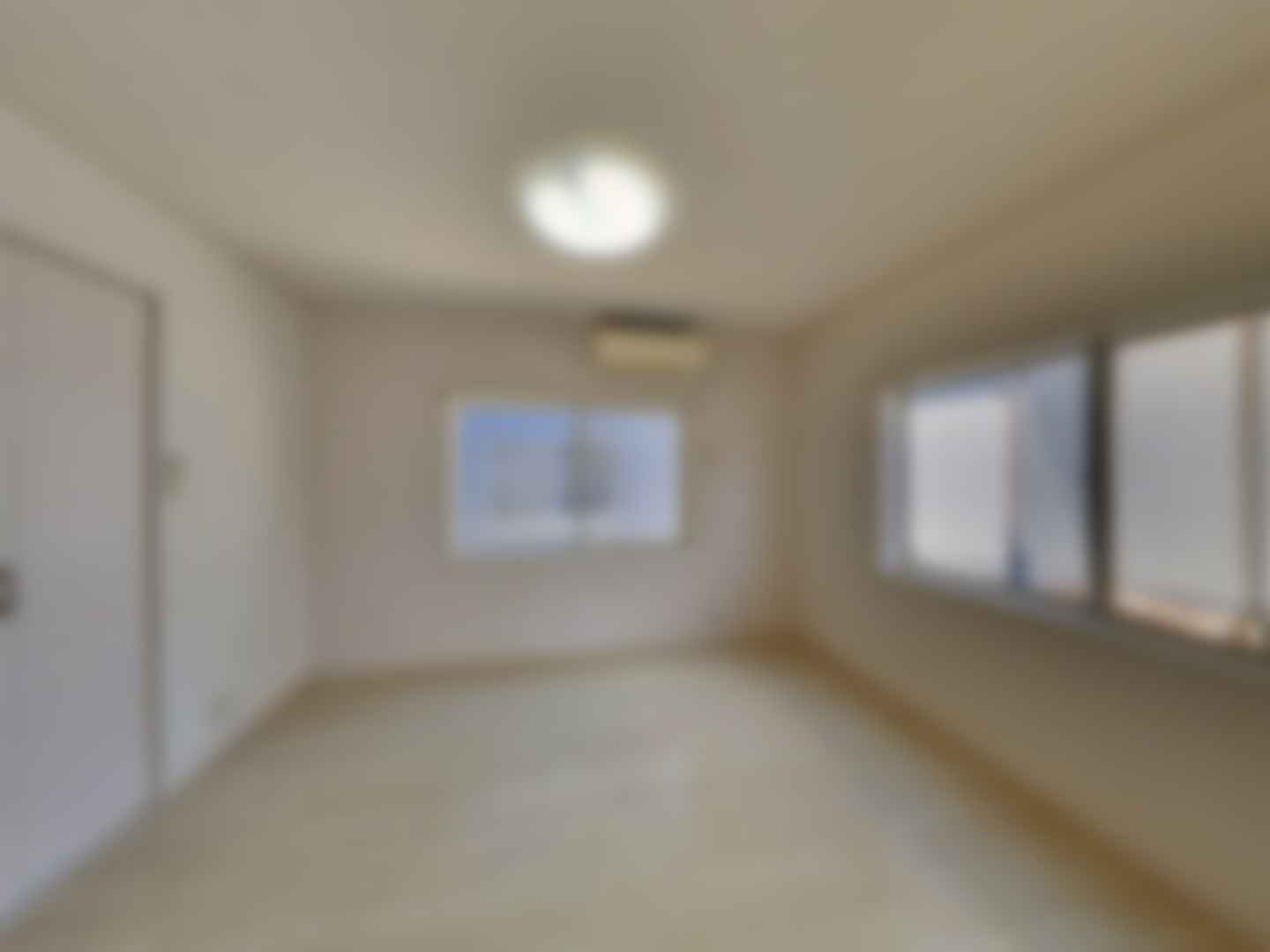 loading blurry tour image