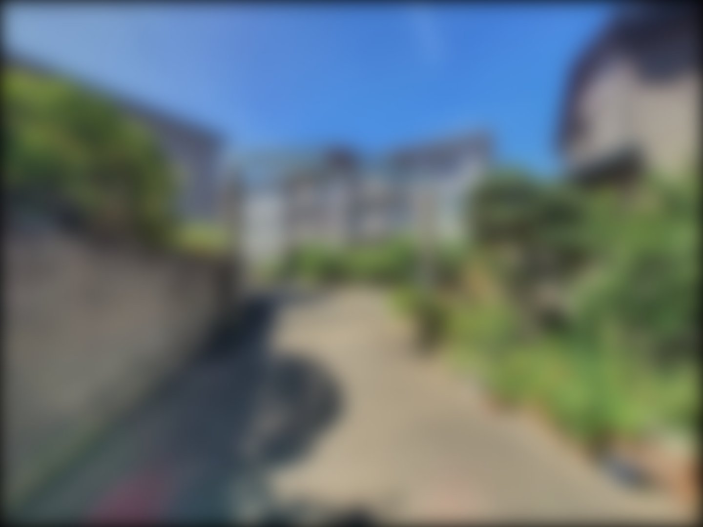 loading blurry tour image