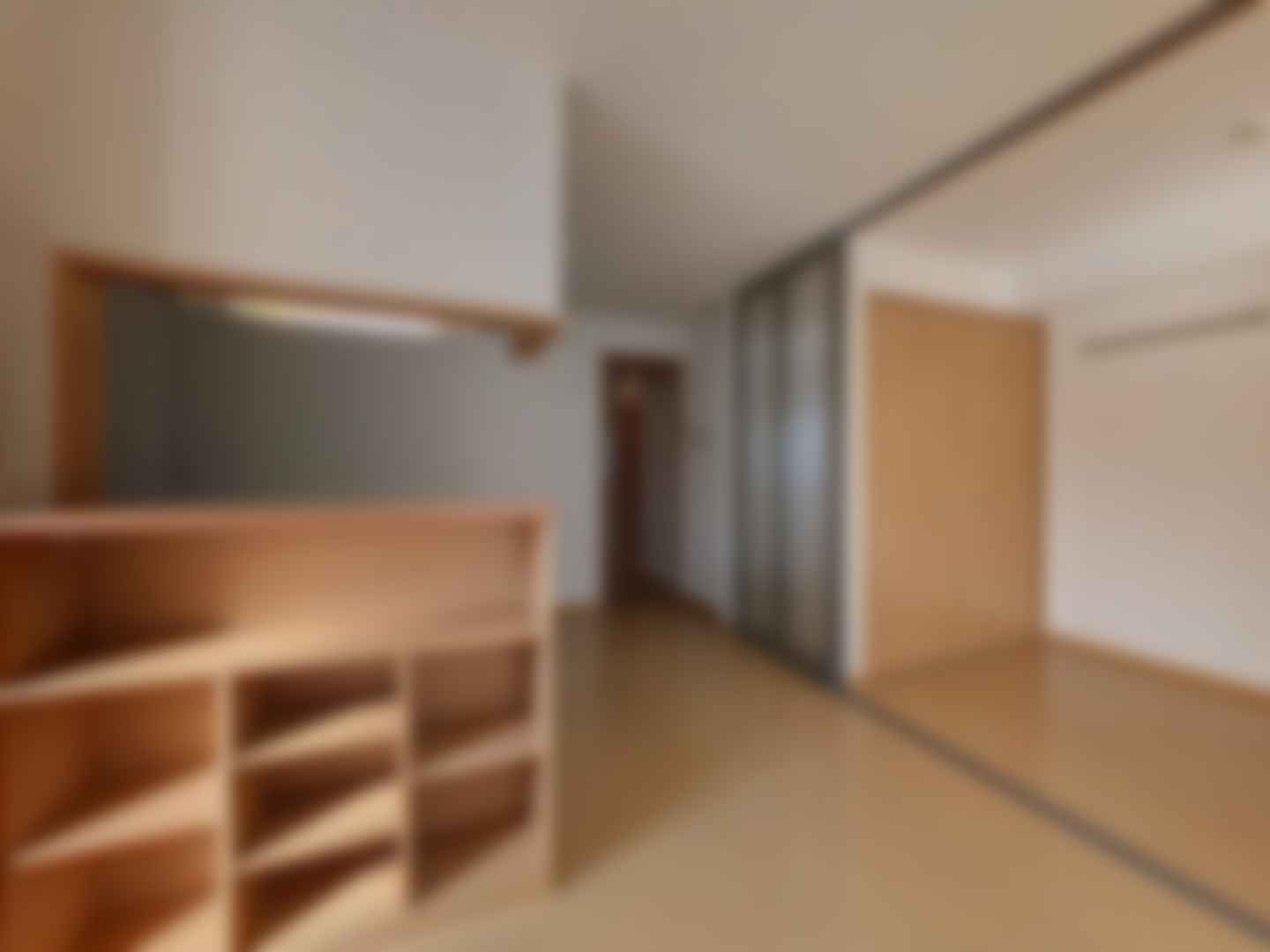 loading blurry tour image