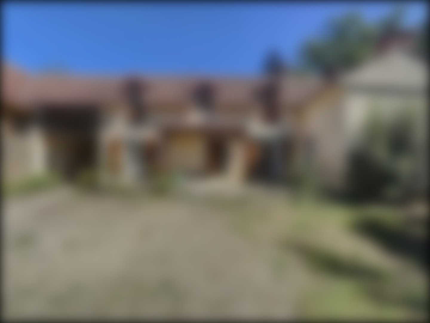 loading blurry tour image