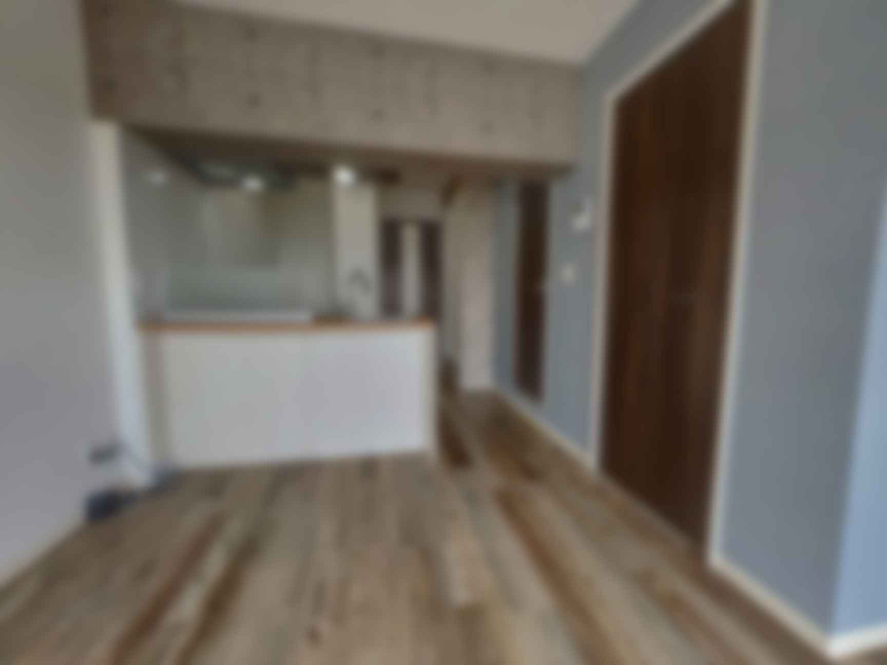loading blurry tour image