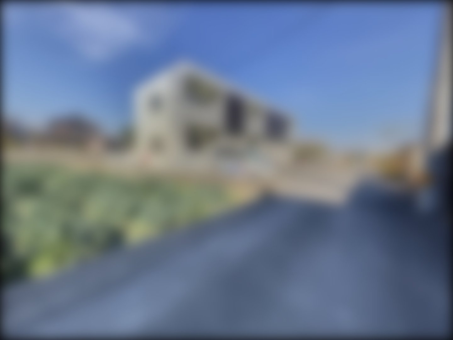 loading blurry tour image