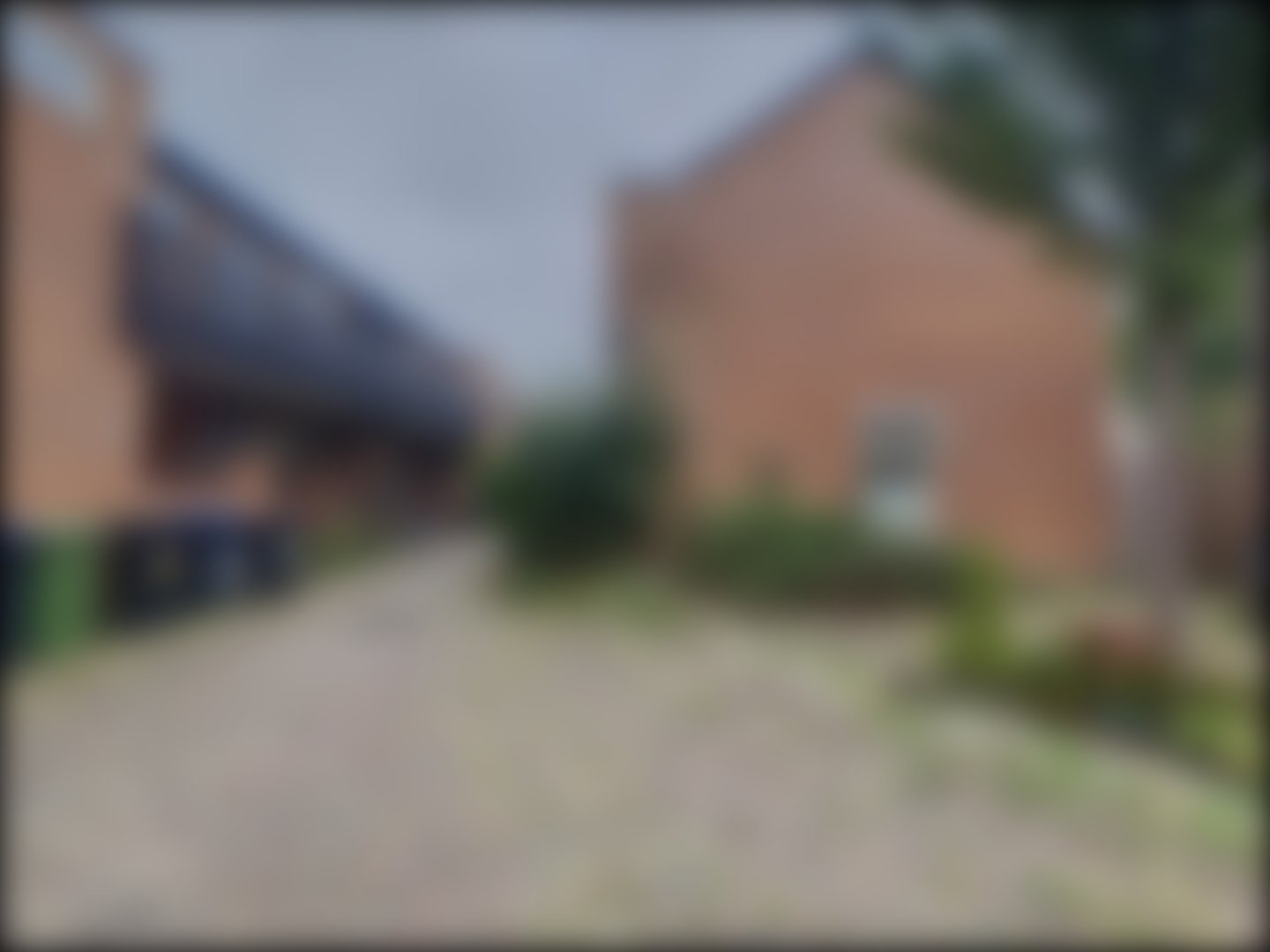 loading blurry tour image