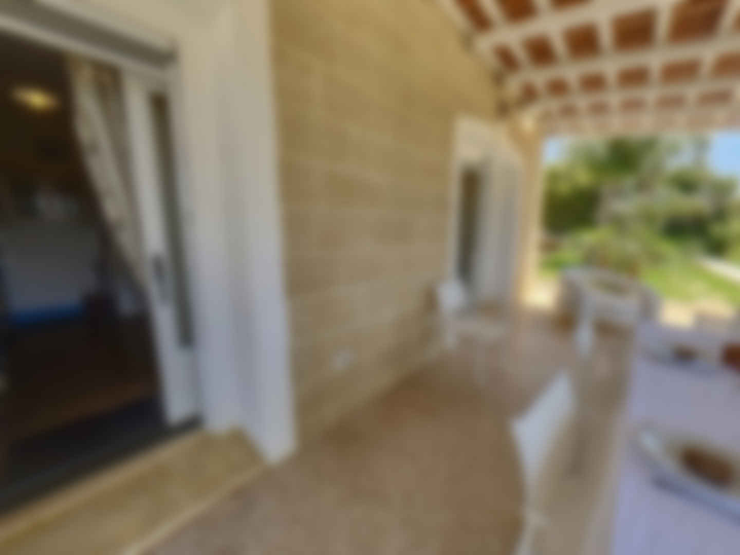 loading blurry tour image