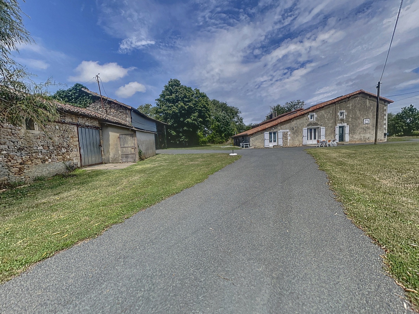 loading blurry tour image