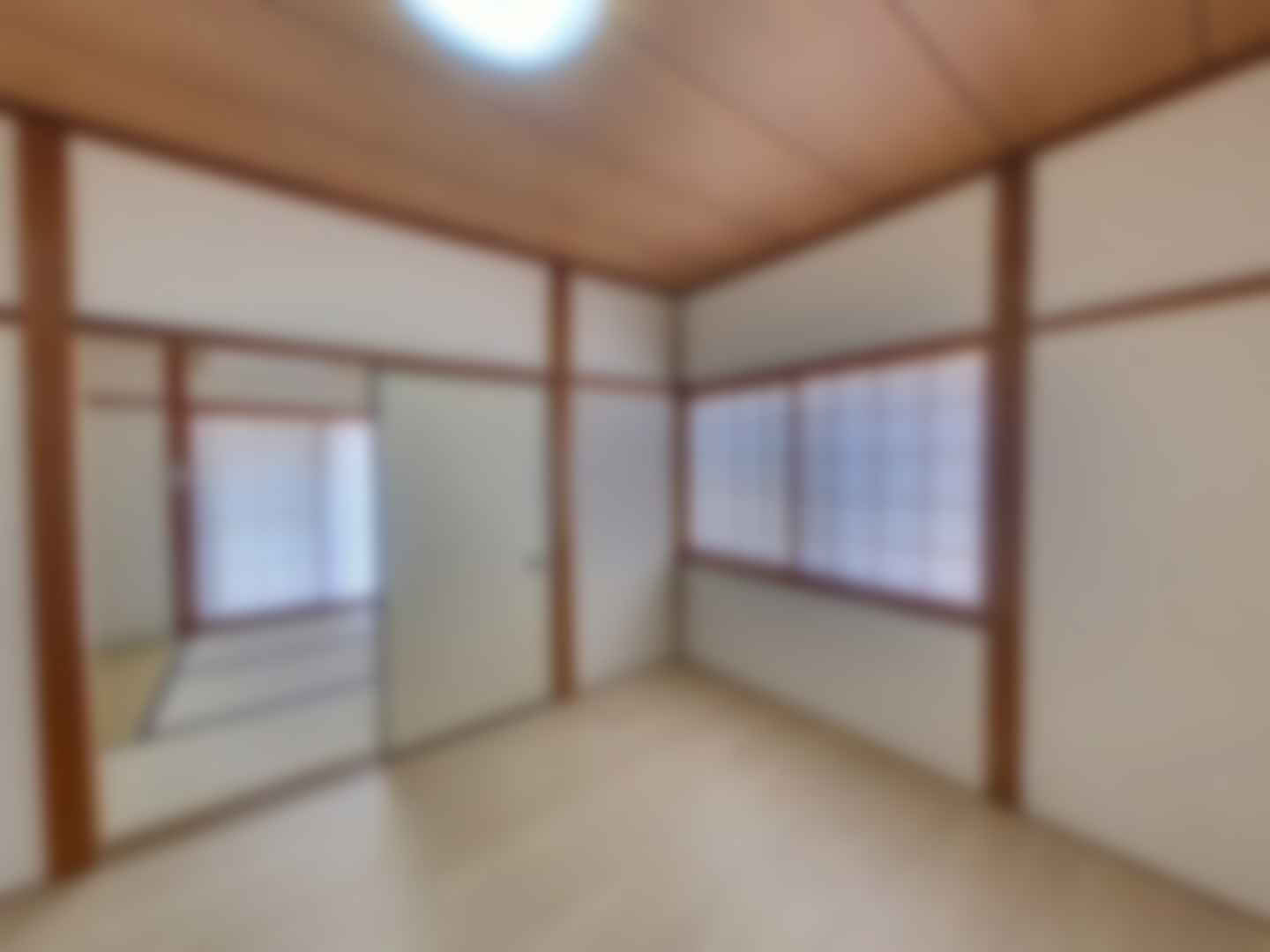 loading blurry tour image