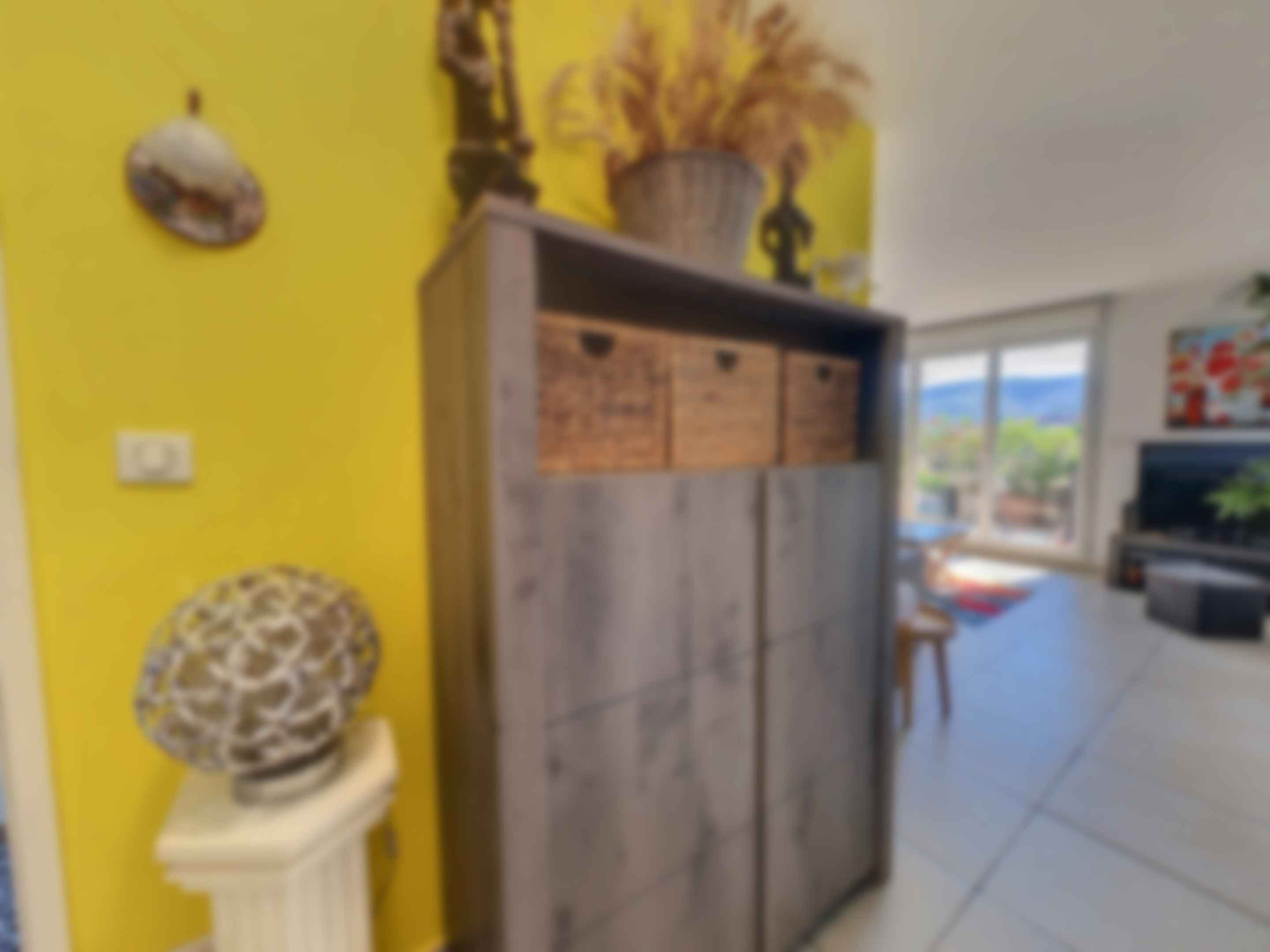 loading blurry tour image