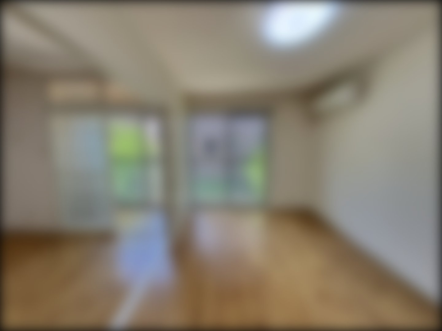 loading blurry tour image