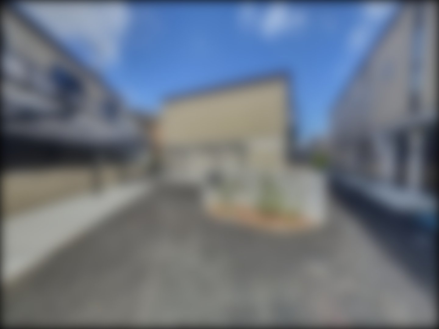 loading blurry tour image