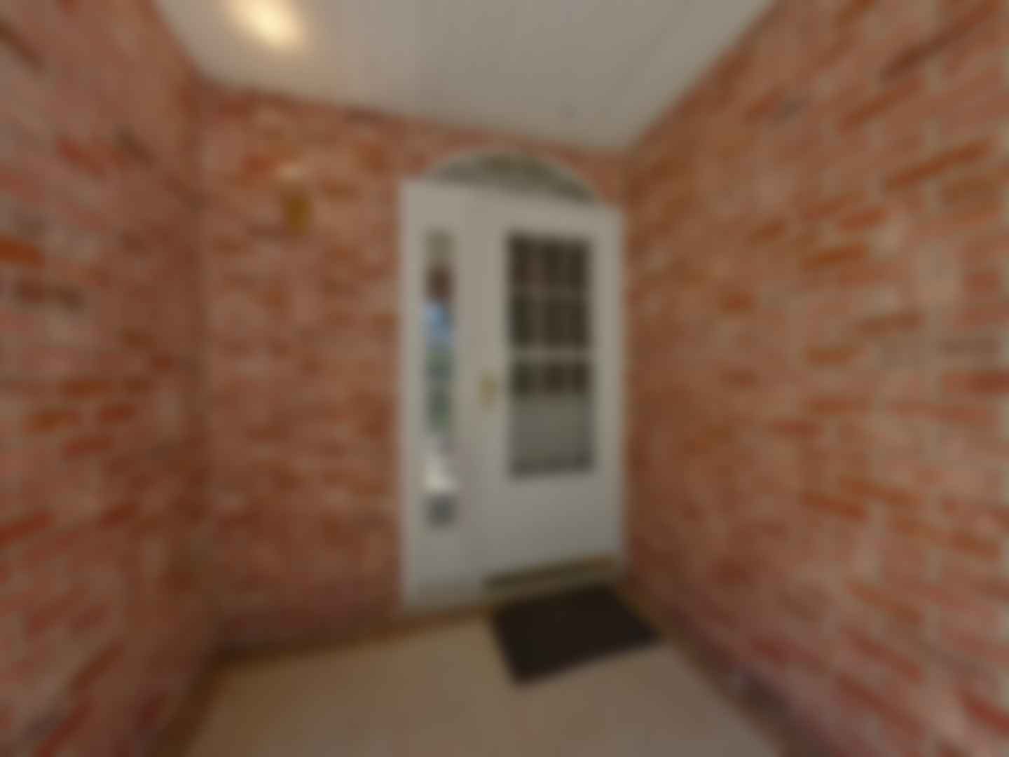 loading blurry tour image