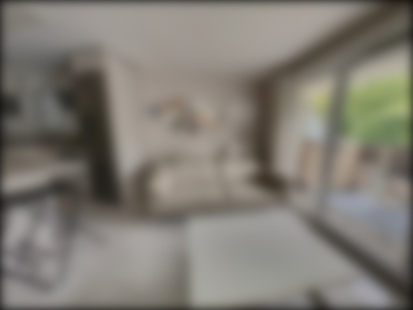 loading blurry tour image