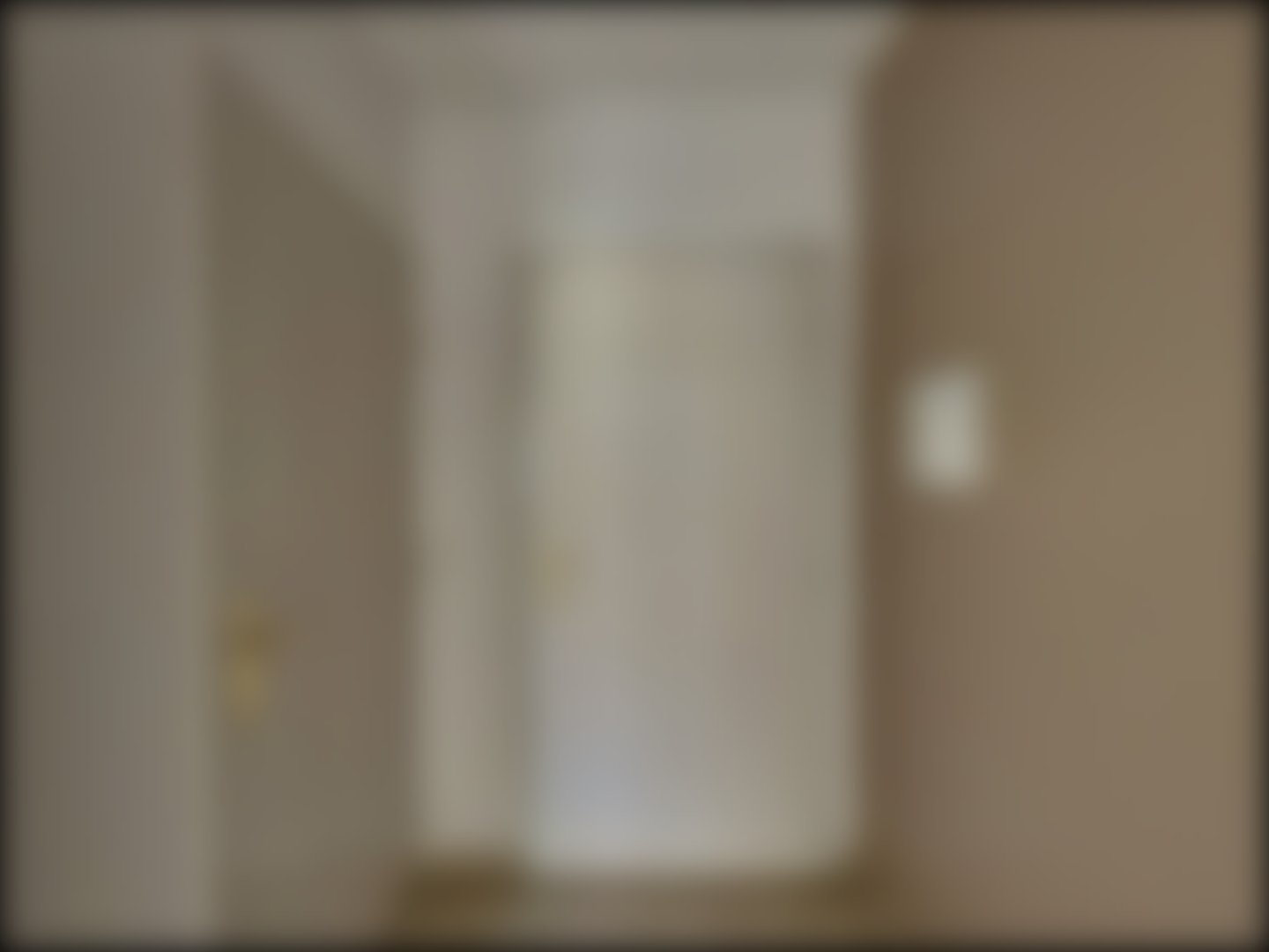 loading blurry tour image