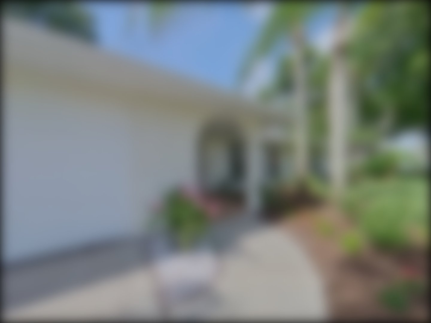 loading blurry tour image