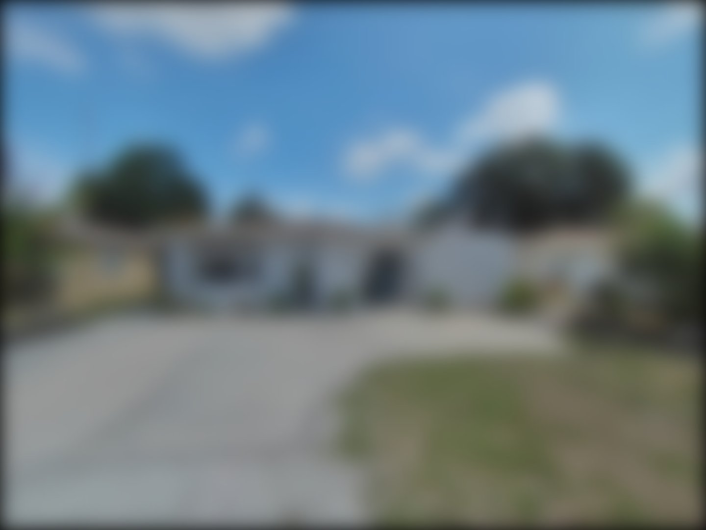 loading blurry tour image