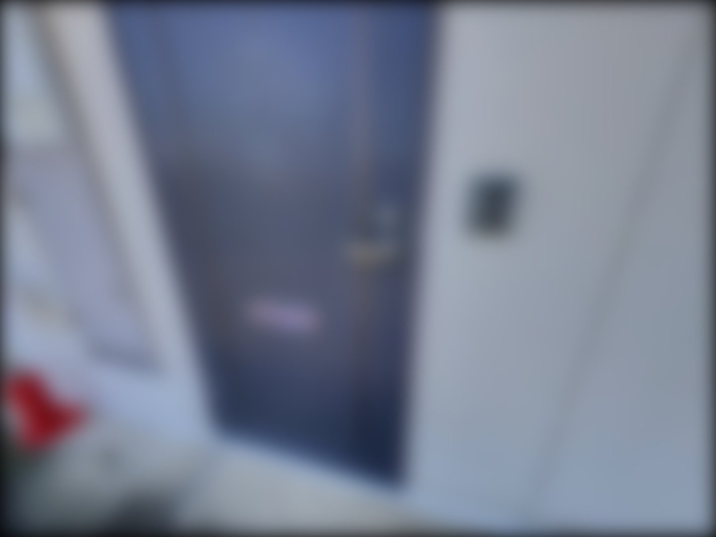 loading blurry tour image