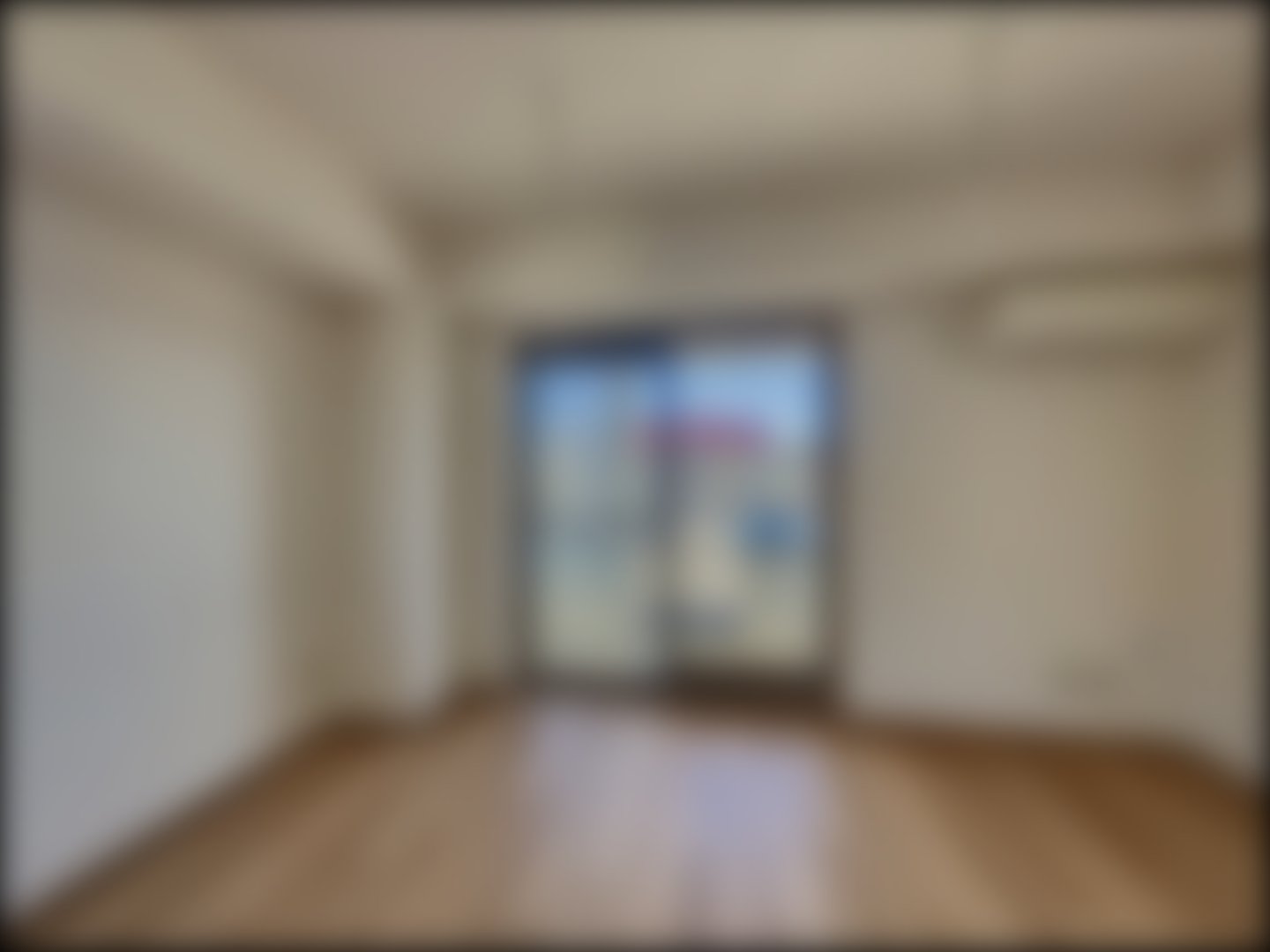 loading blurry tour image