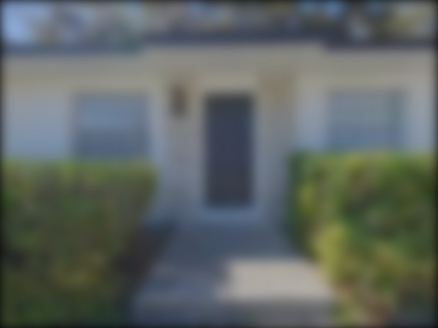 loading blurry tour image