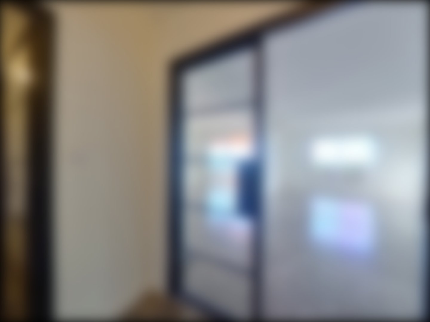 loading blurry tour image