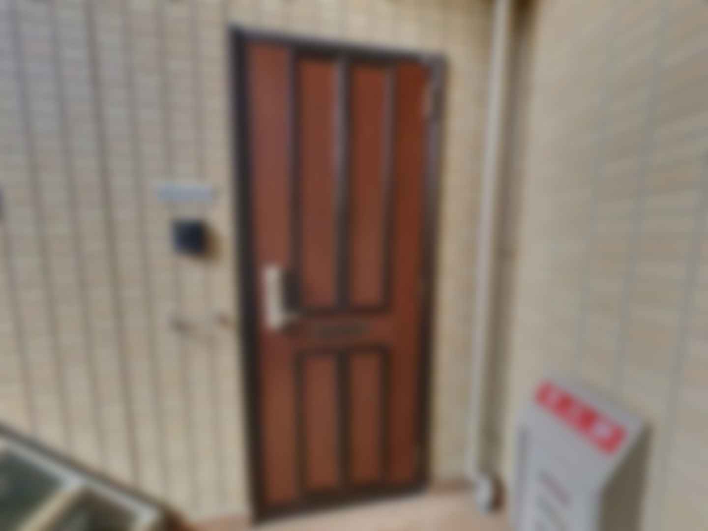 loading blurry tour image