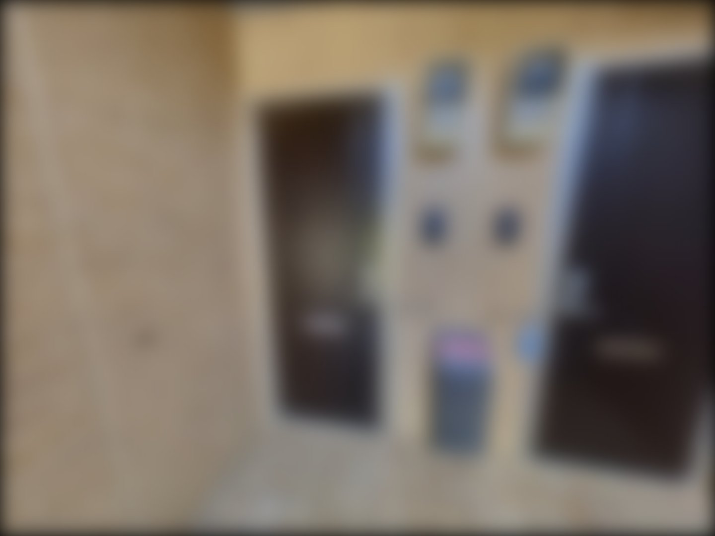 loading blurry tour image