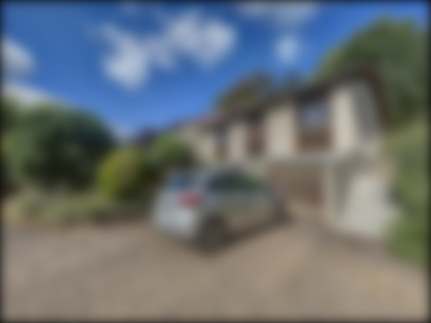 loading blurry tour image