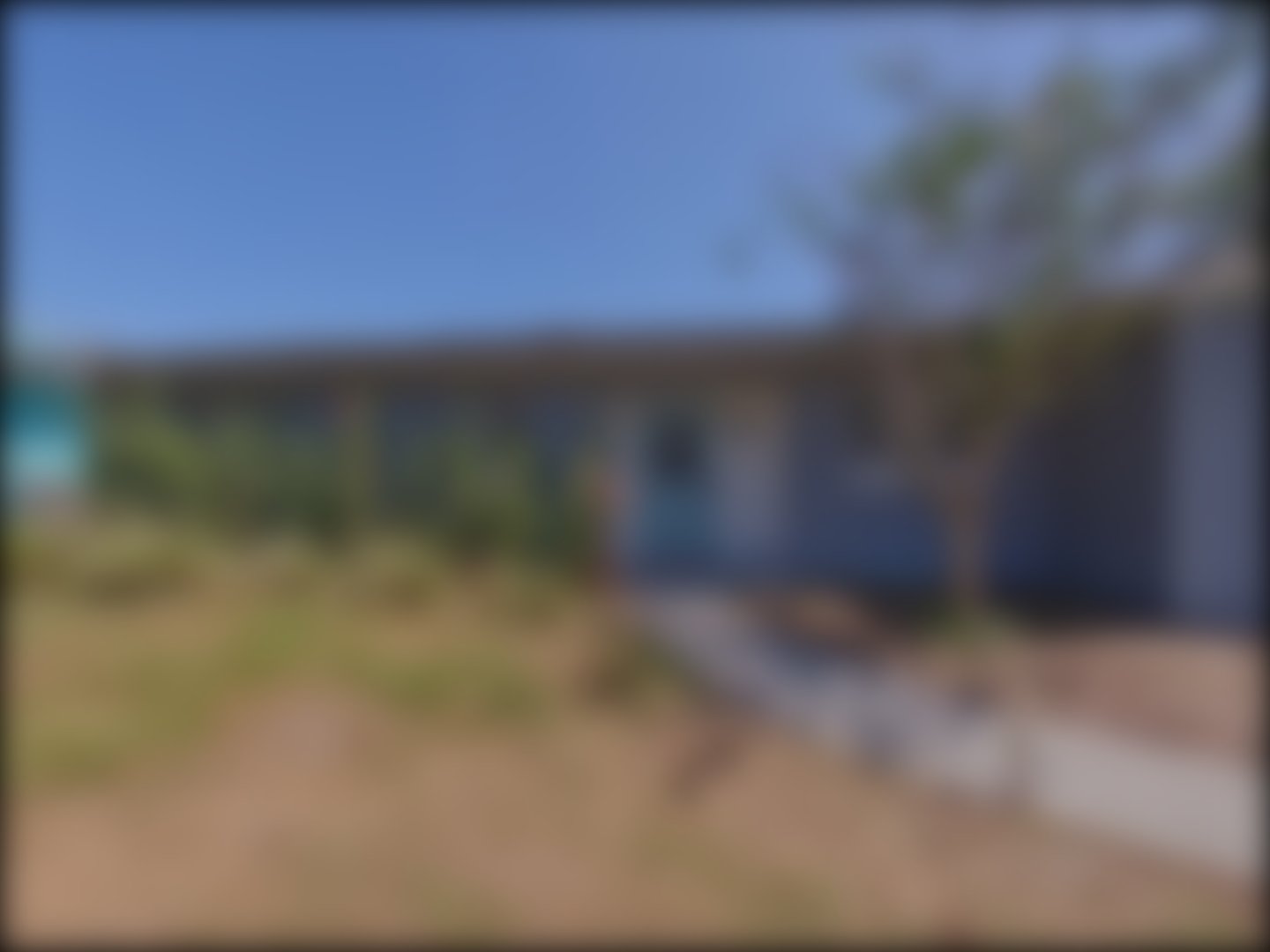 loading blurry tour image