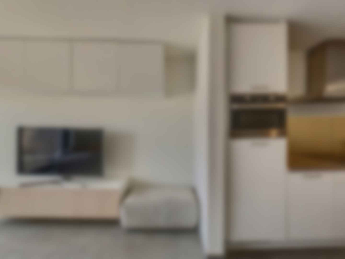 loading blurry tour image