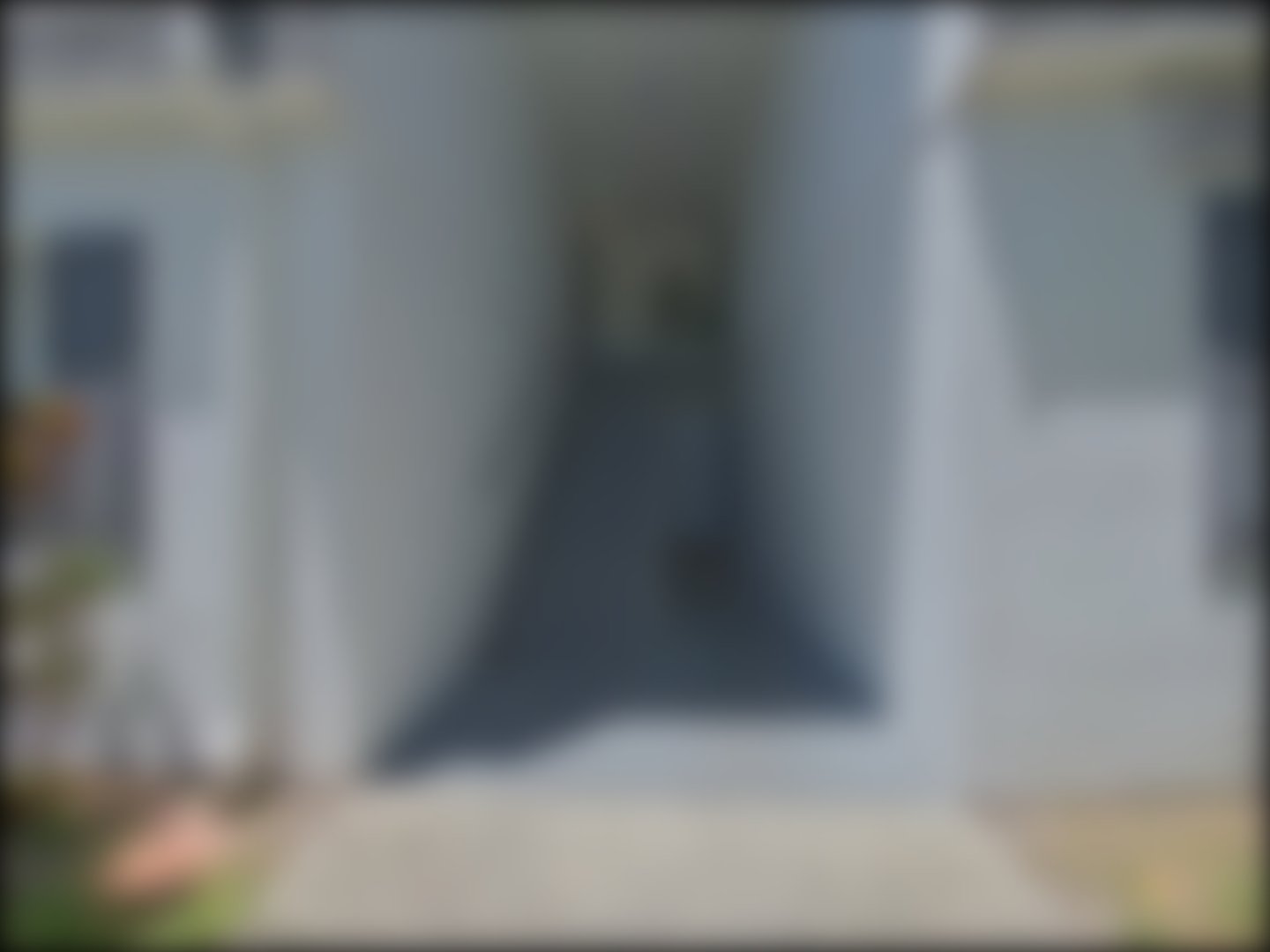 loading blurry tour image