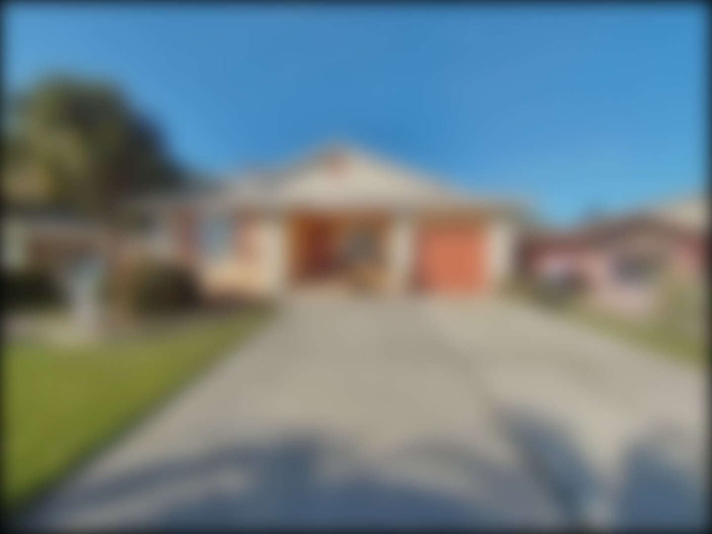 loading blurry tour image