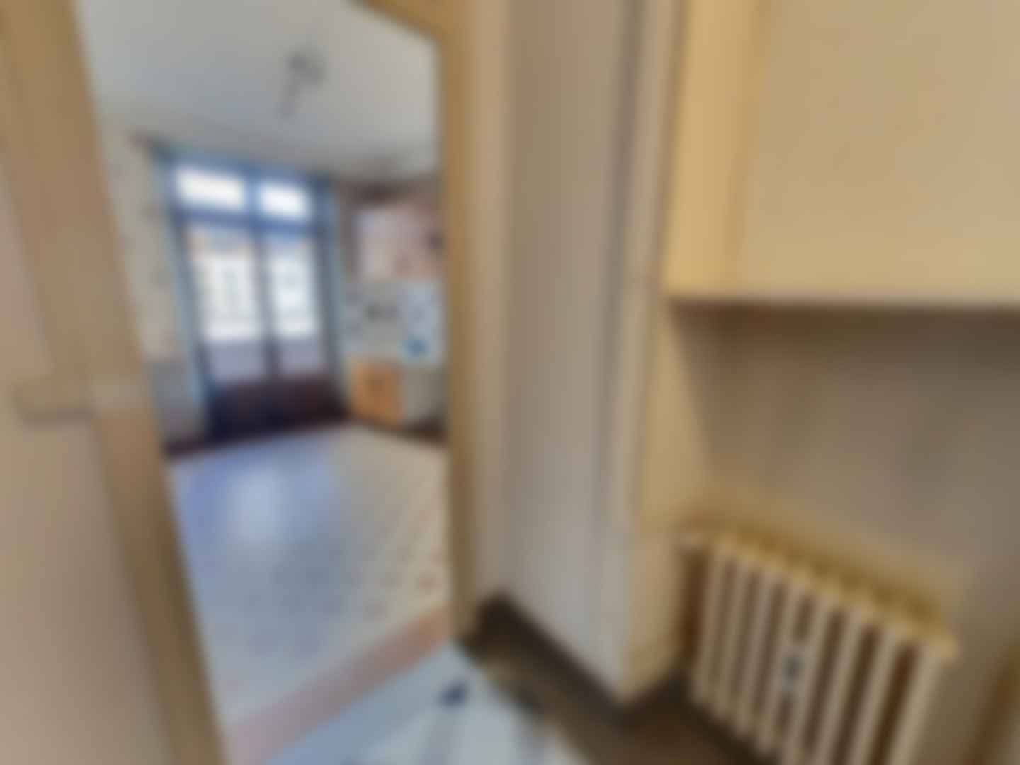 loading blurry tour image