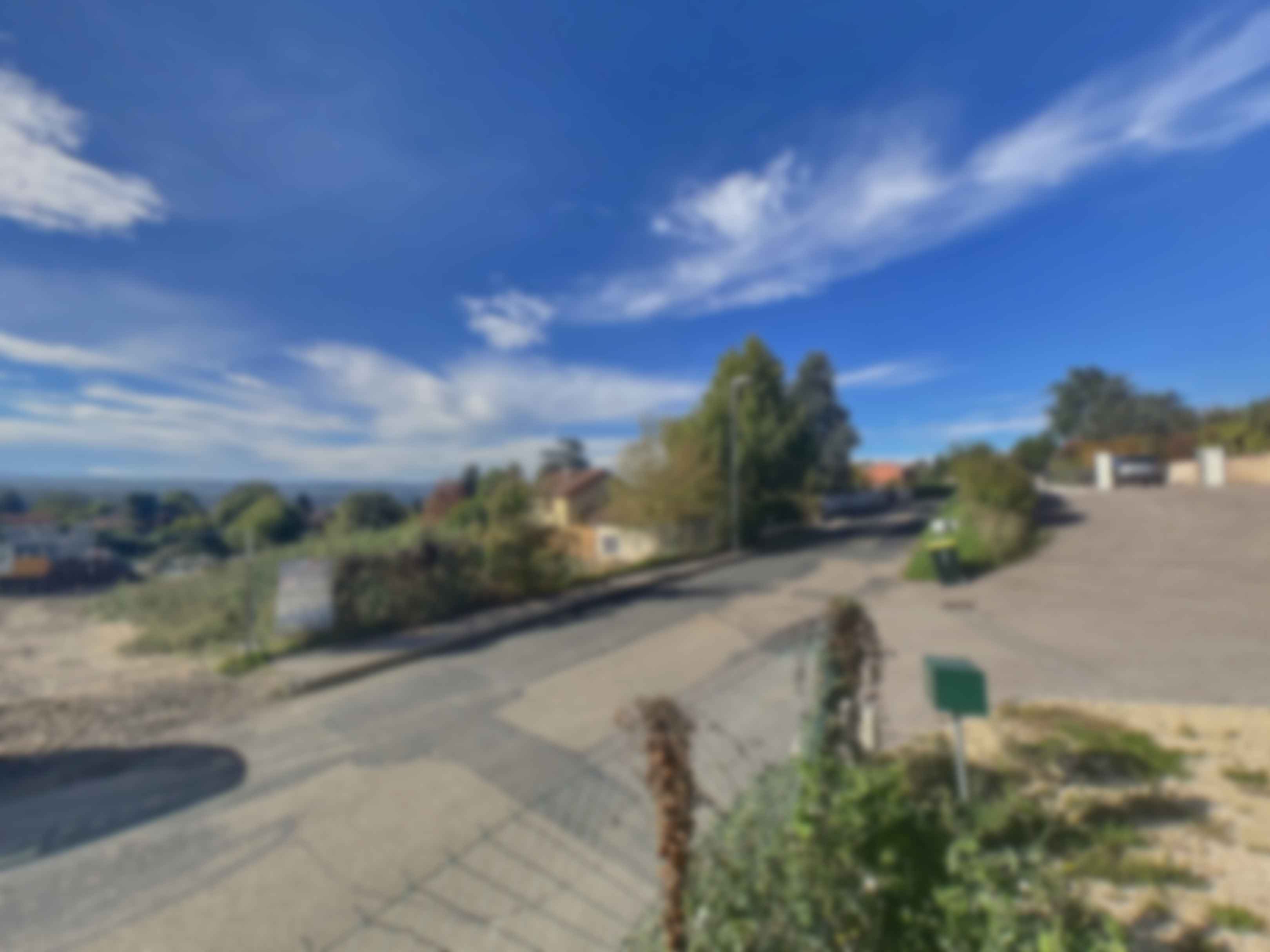 loading blurry tour image