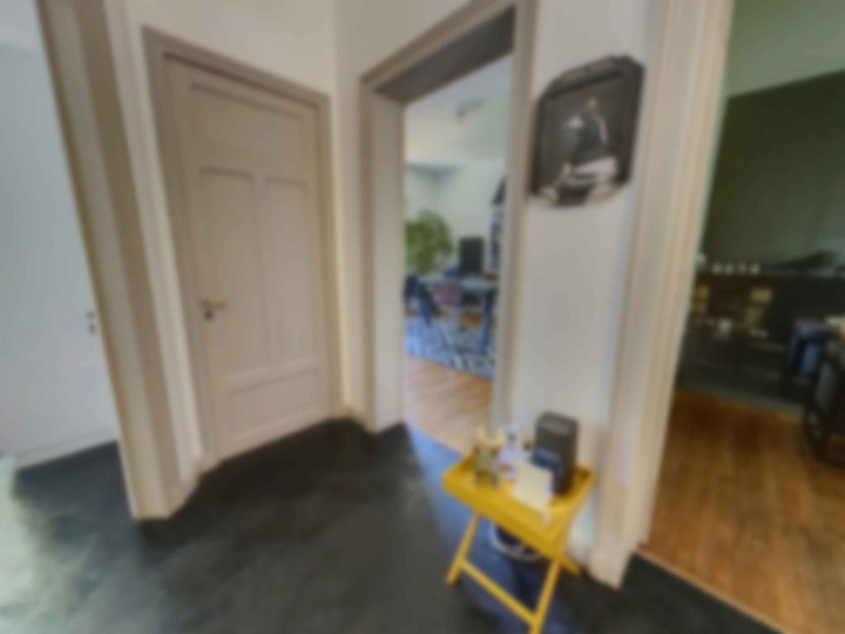 loading blurry tour image