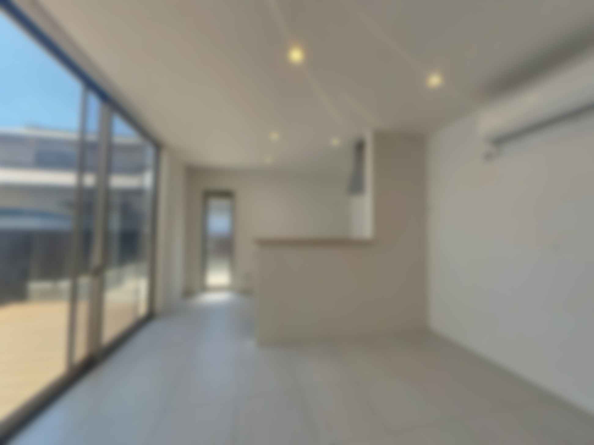 loading blurry tour image