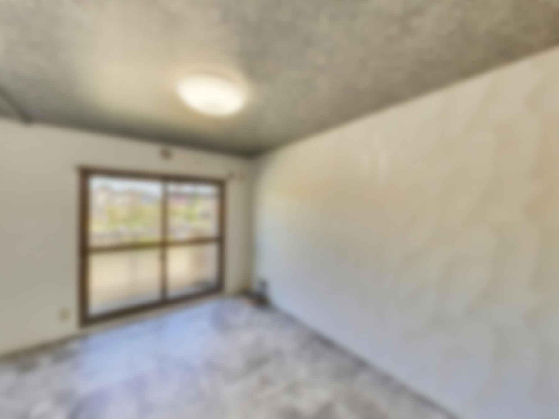 loading blurry tour image