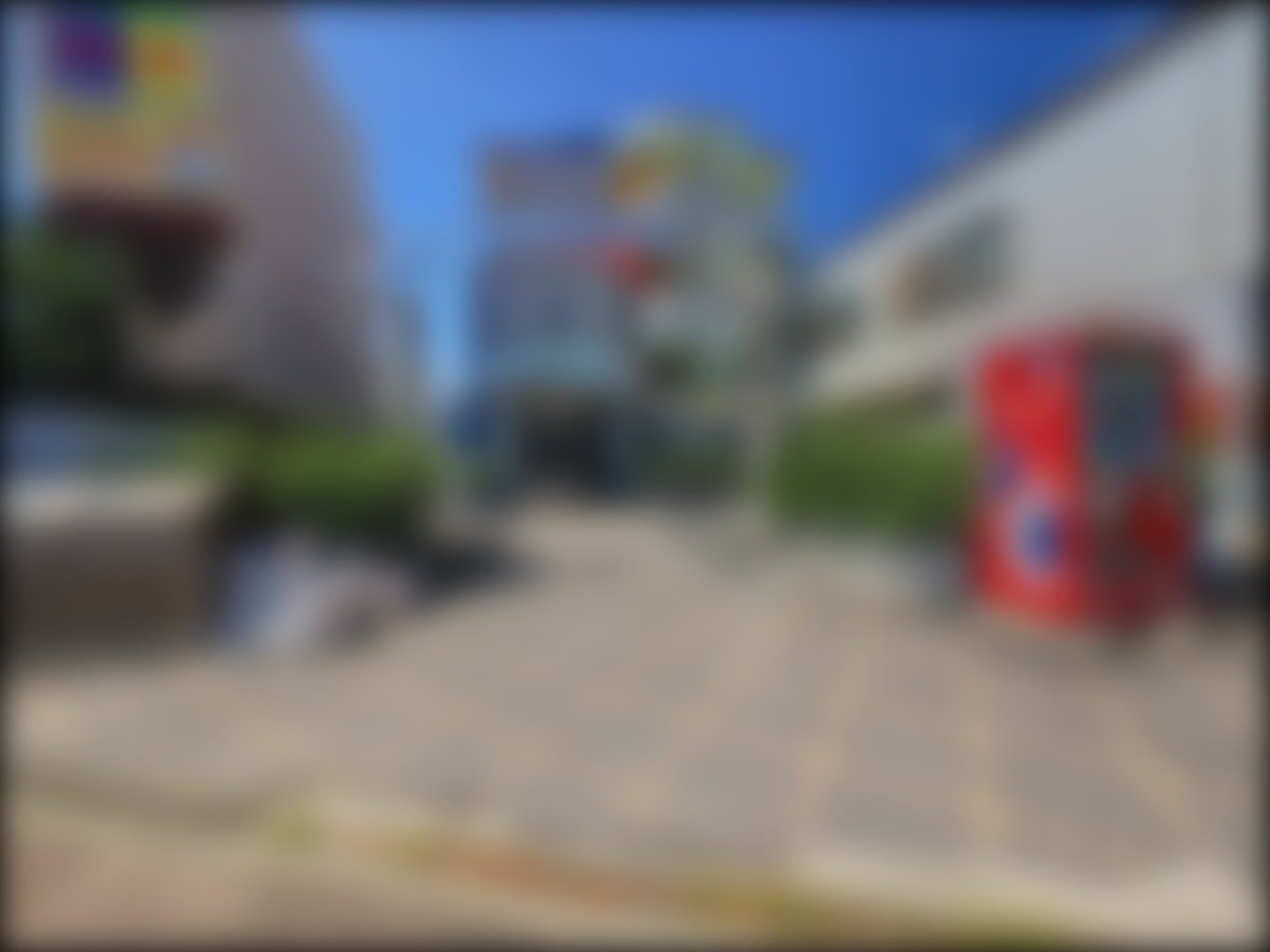 loading blurry tour image