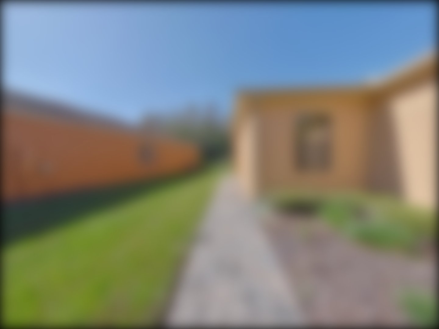 loading blurry tour image