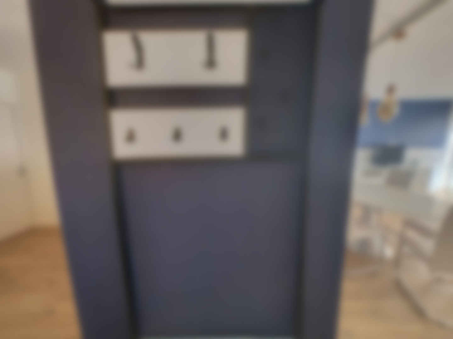 loading blurry tour image