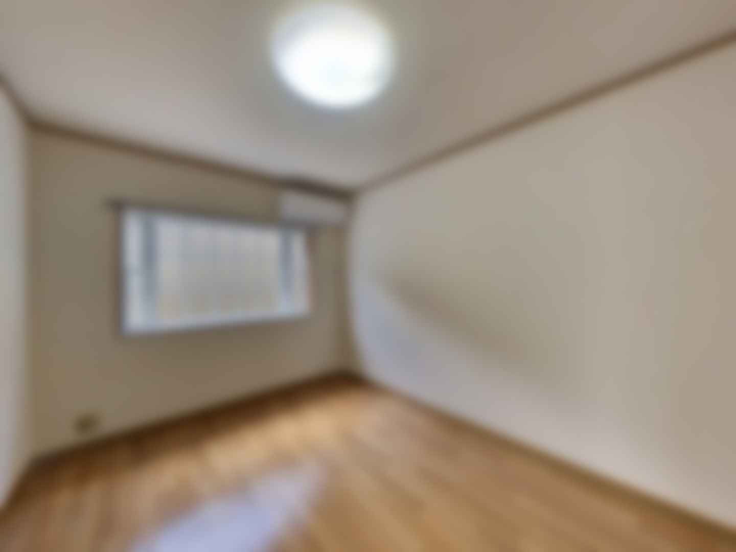 loading blurry tour image