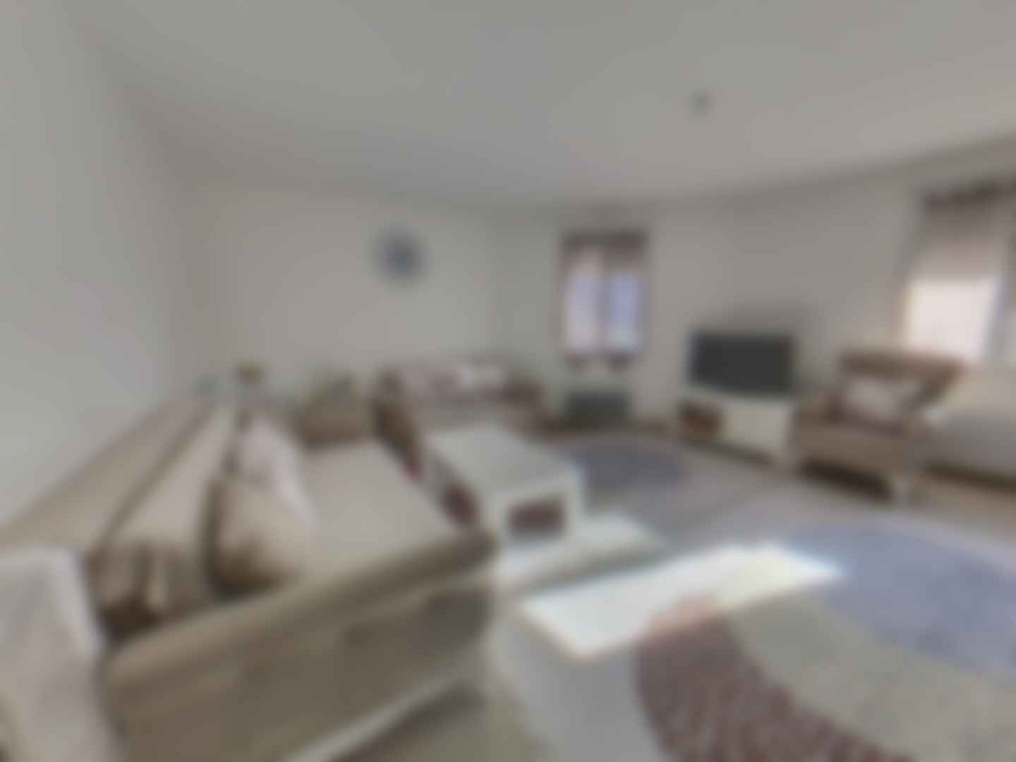 loading blurry tour image