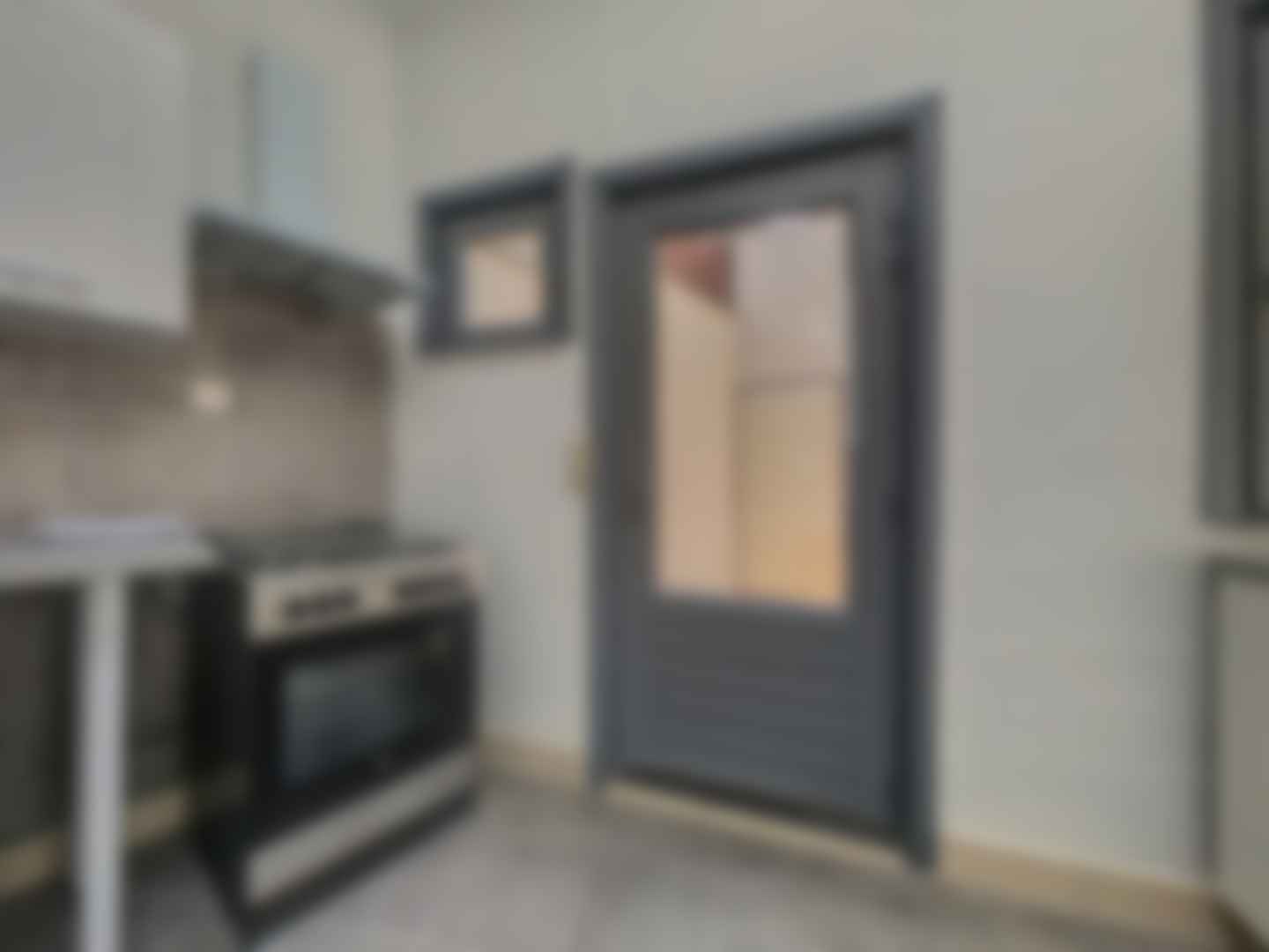 loading blurry tour image