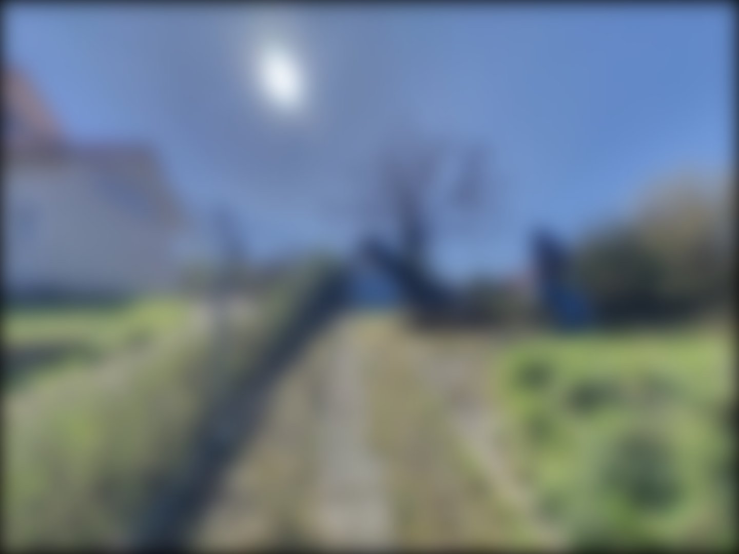 loading blurry tour image