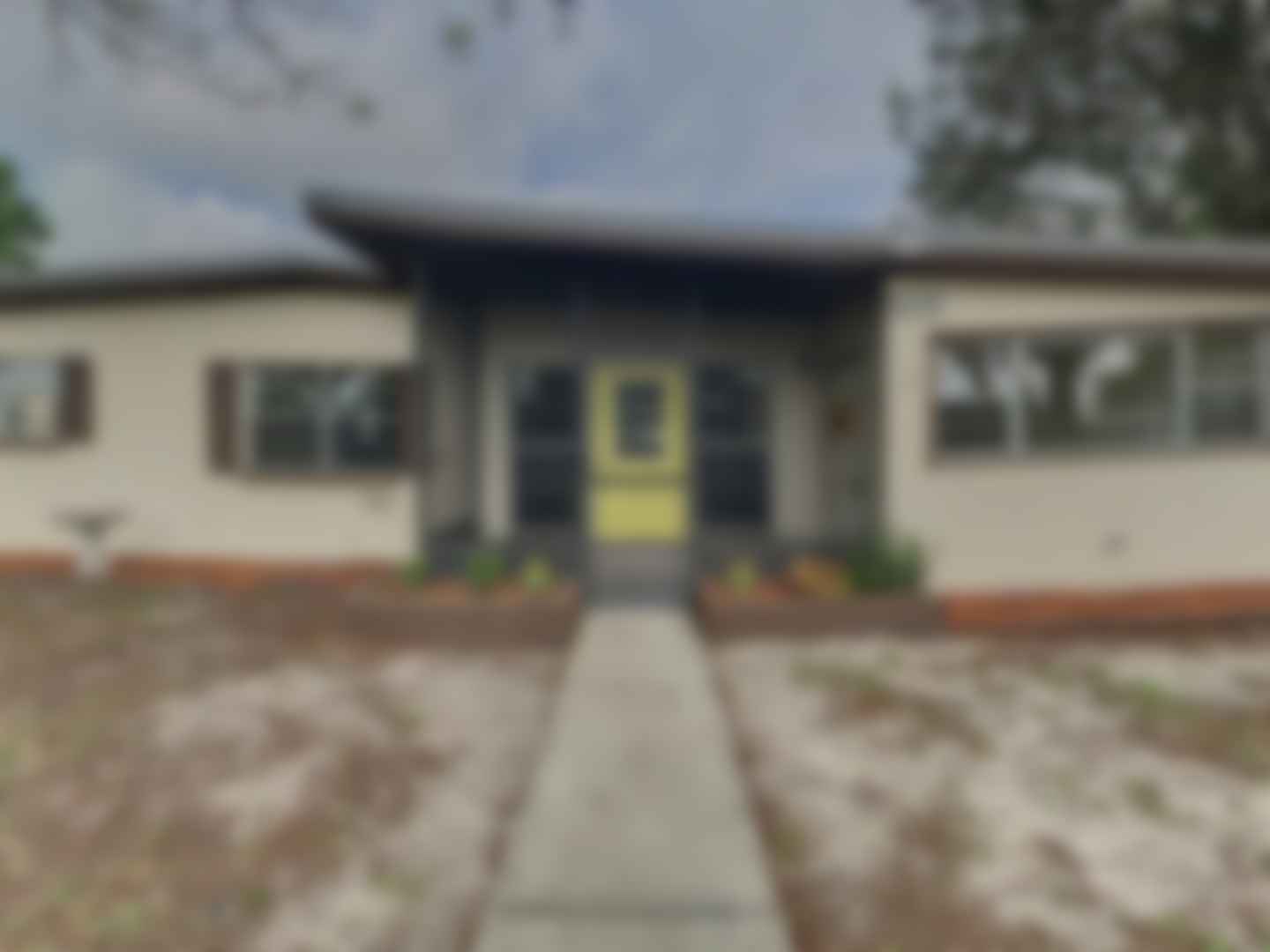 loading blurry tour image