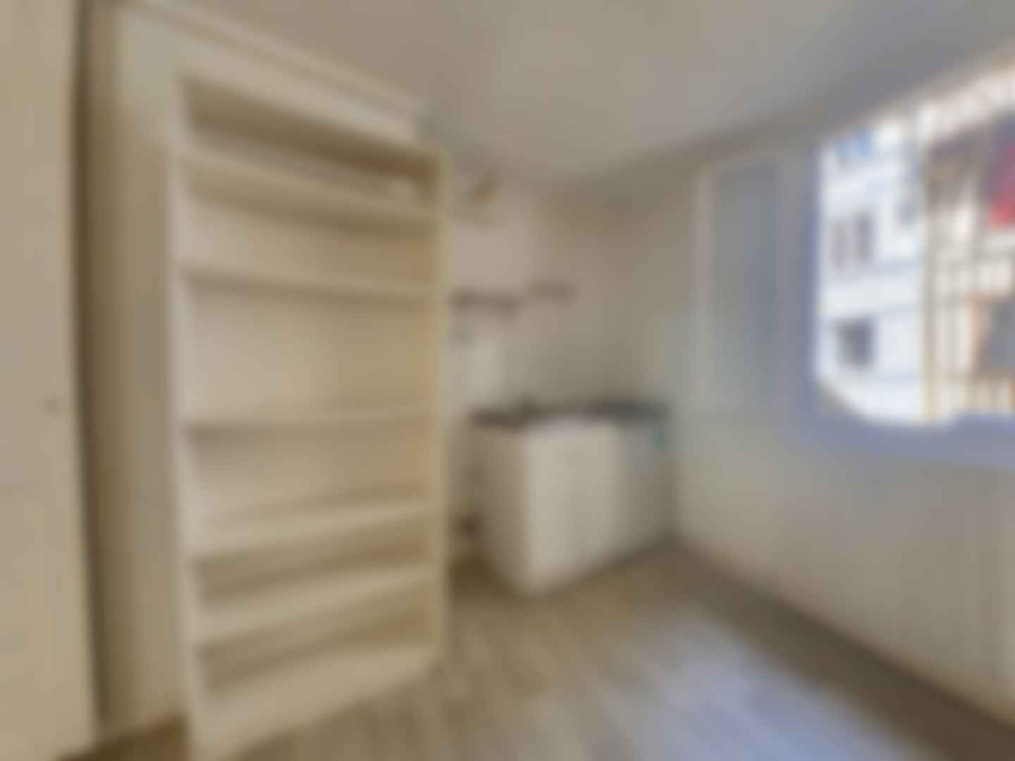 loading blurry tour image